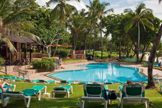 9-Days-Kenyas-Best-Value-Mara-Diani-Beach-1200x675-1.jpeg